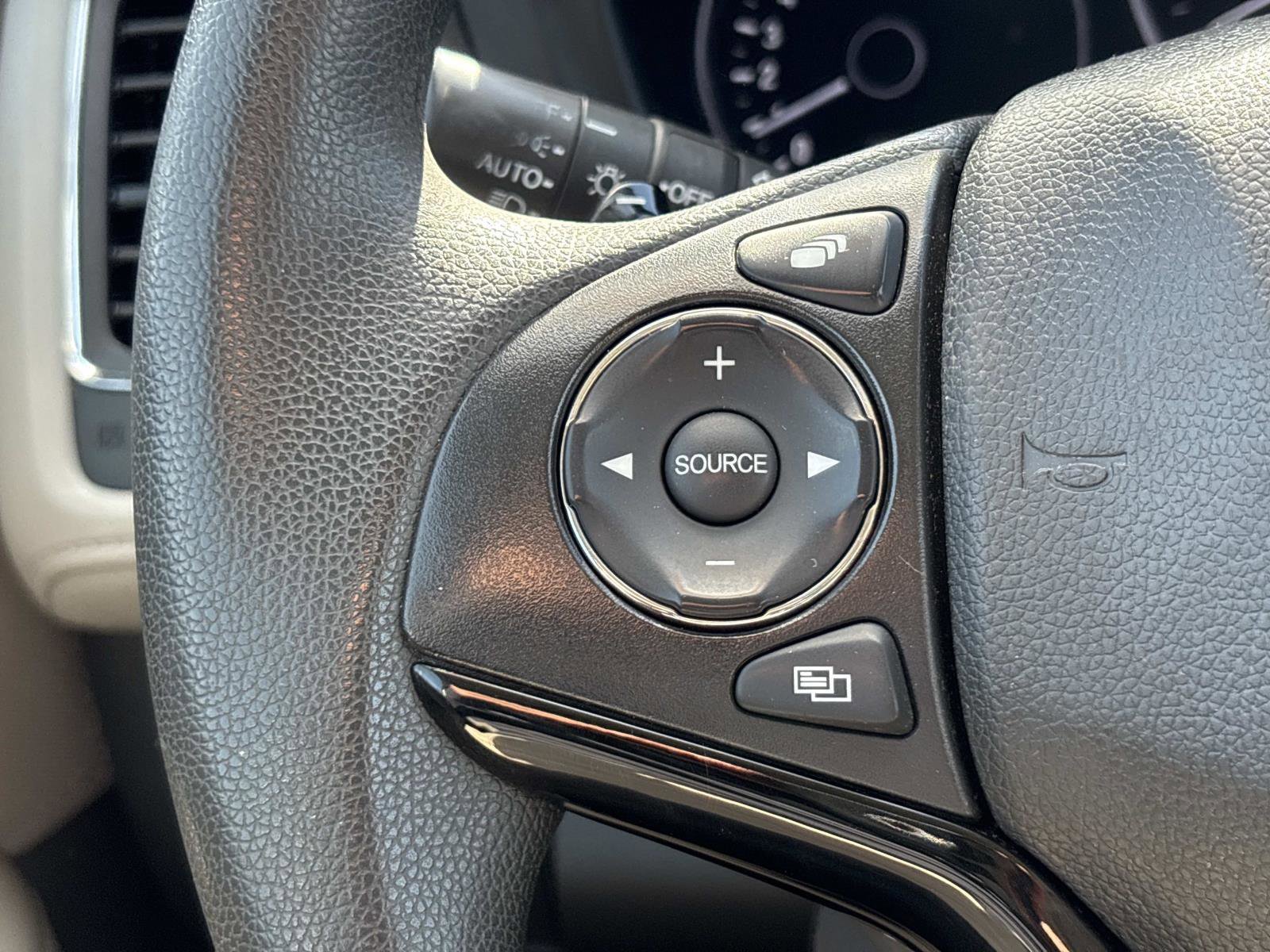 Used 2018 Honda HR-V EX image 16