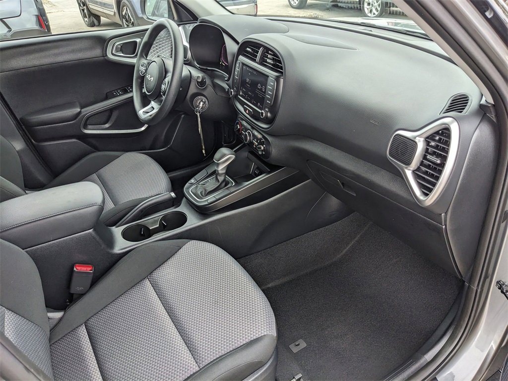 Certified 2025 Kia Soul LX image 14