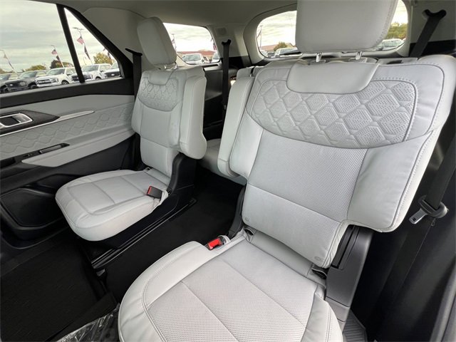 New 2026 Ford Explorer Platinum w/ LUX Leather Package image 16