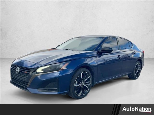 Used 2023 Nissan Altima 2.5 SR w/ SR Premium Package image 1