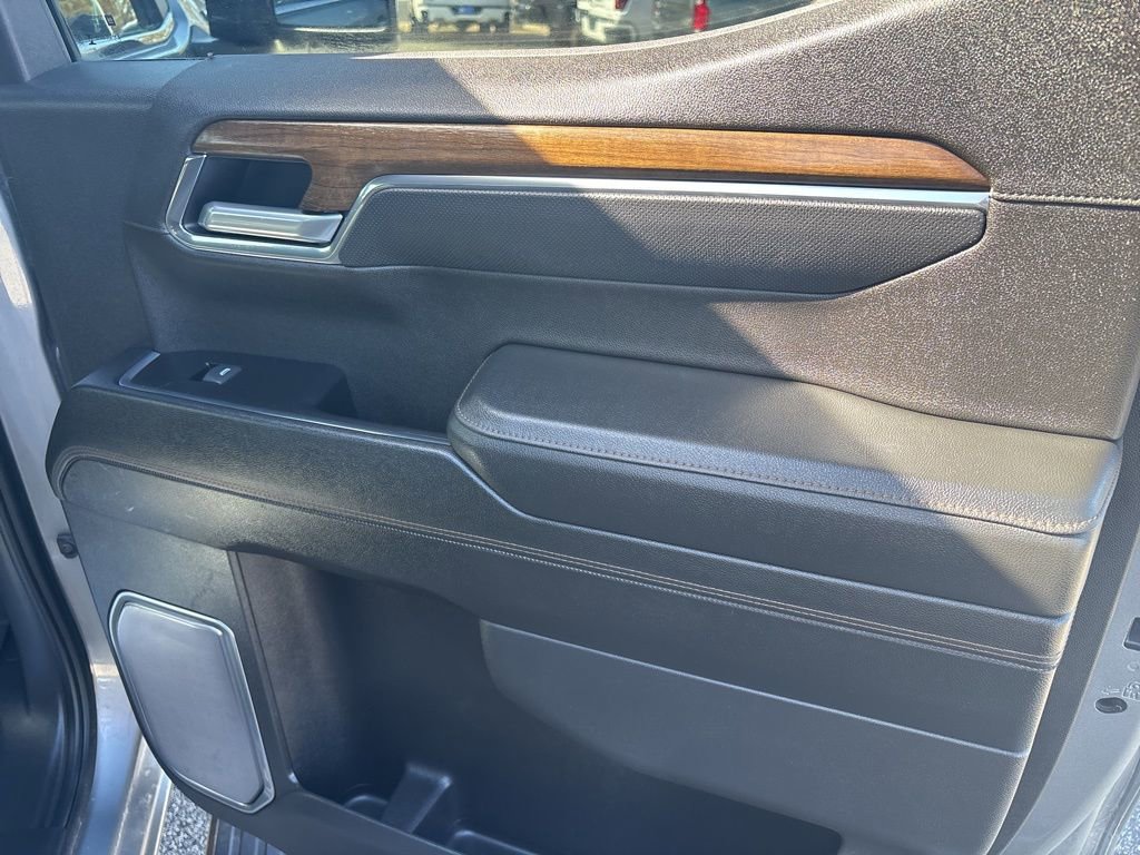 Used 2025 Chevrolet Silverado 1500 High Country image 39