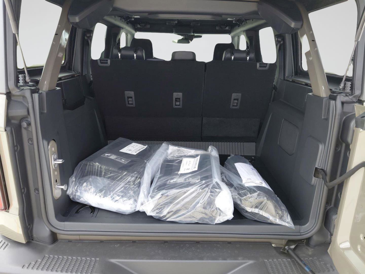 New 2025 Ford Bronco Badlands w/ Sasquatch Package image 24