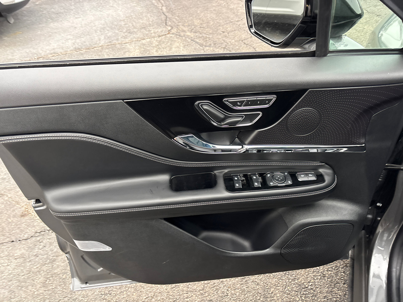 New 2026 Lincoln Corsair Premiere image 11