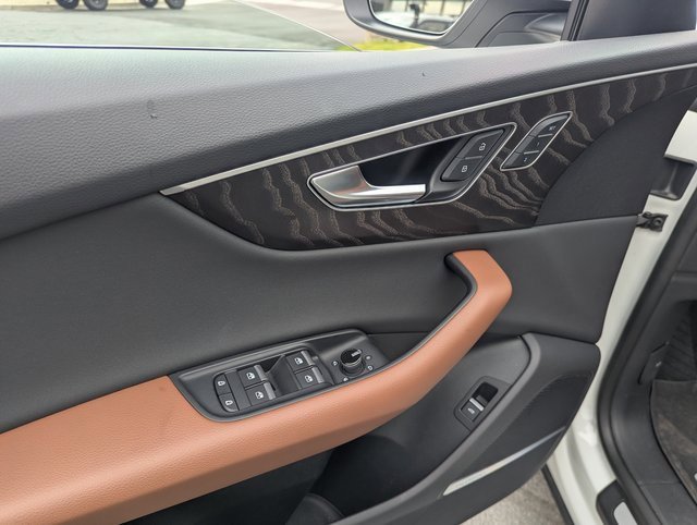 Used 2022 Audi Q8 Premium Plus w/ Premium Plus Package image 26