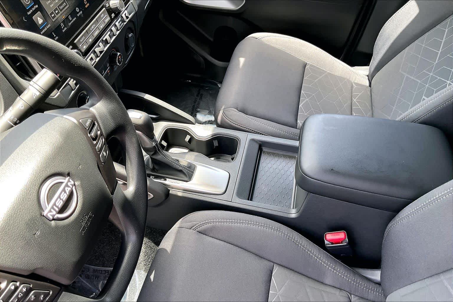 Used 2025 Nissan Frontier SV RWD image 17