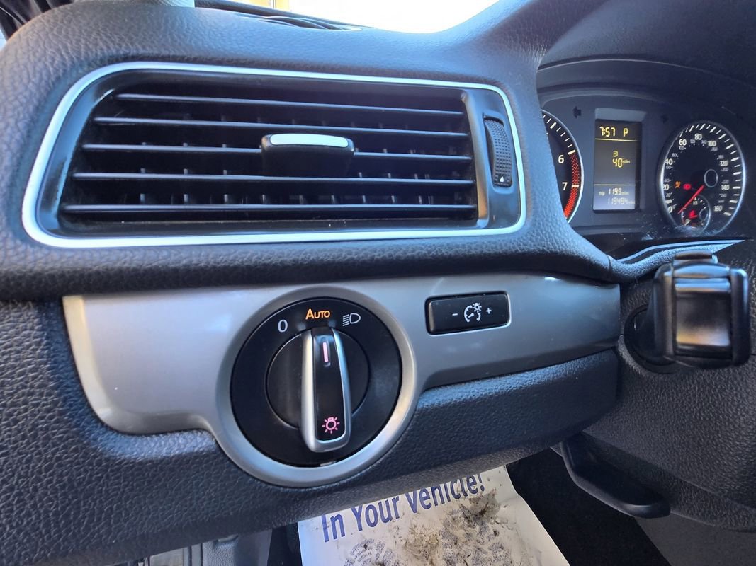 Used 2014 Volkswagen Passat 2.5 S image 17