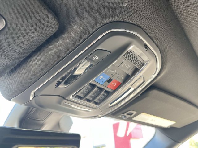Certified 2025 Jeep Grand Cherokee Limited w/ Luxury Tech Group II RWD image 36