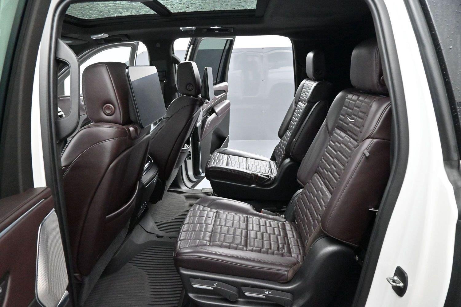Used 2021 Cadillac Escalade ESV Sport Platinum AWD/4WD image 34