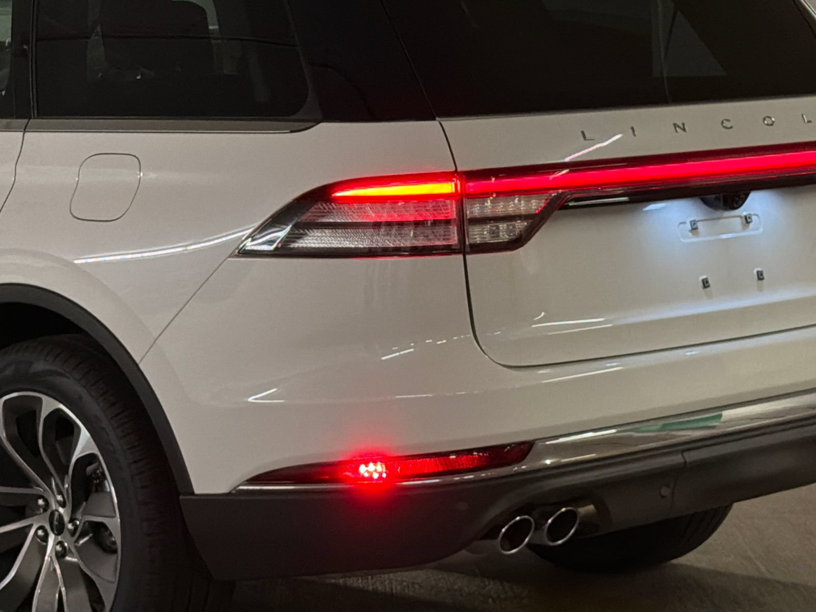 New 2026 Lincoln Aviator AWD image 7