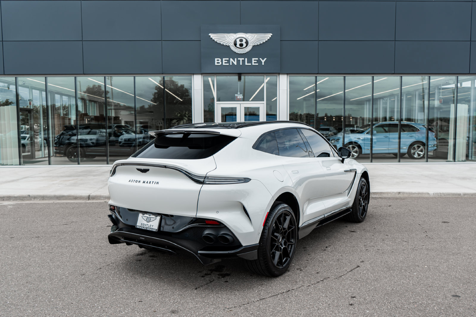 Used 2023 Aston Martin DBX 707 AWD/4WD image 3
