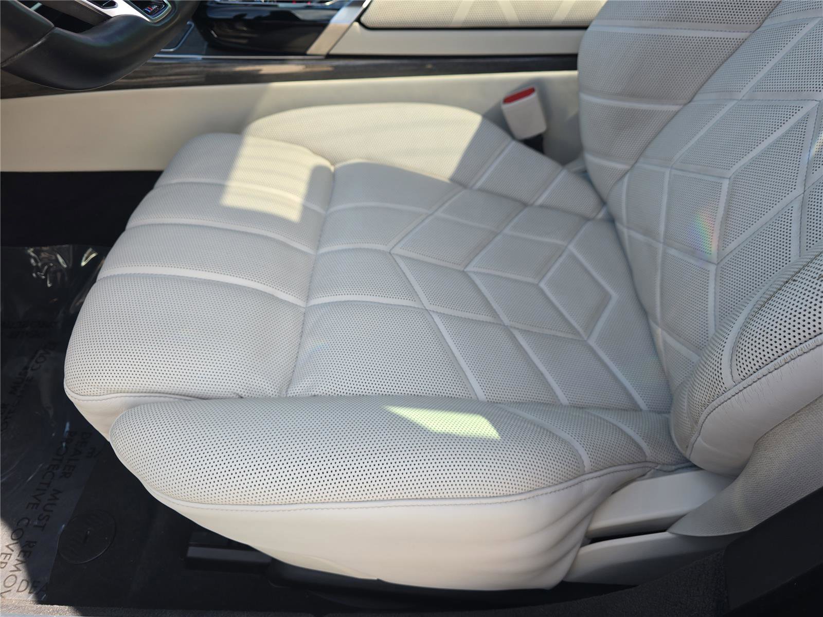 Used 2023 BMW 760i xDrive w/ Luxury Rear Seating Package image 18