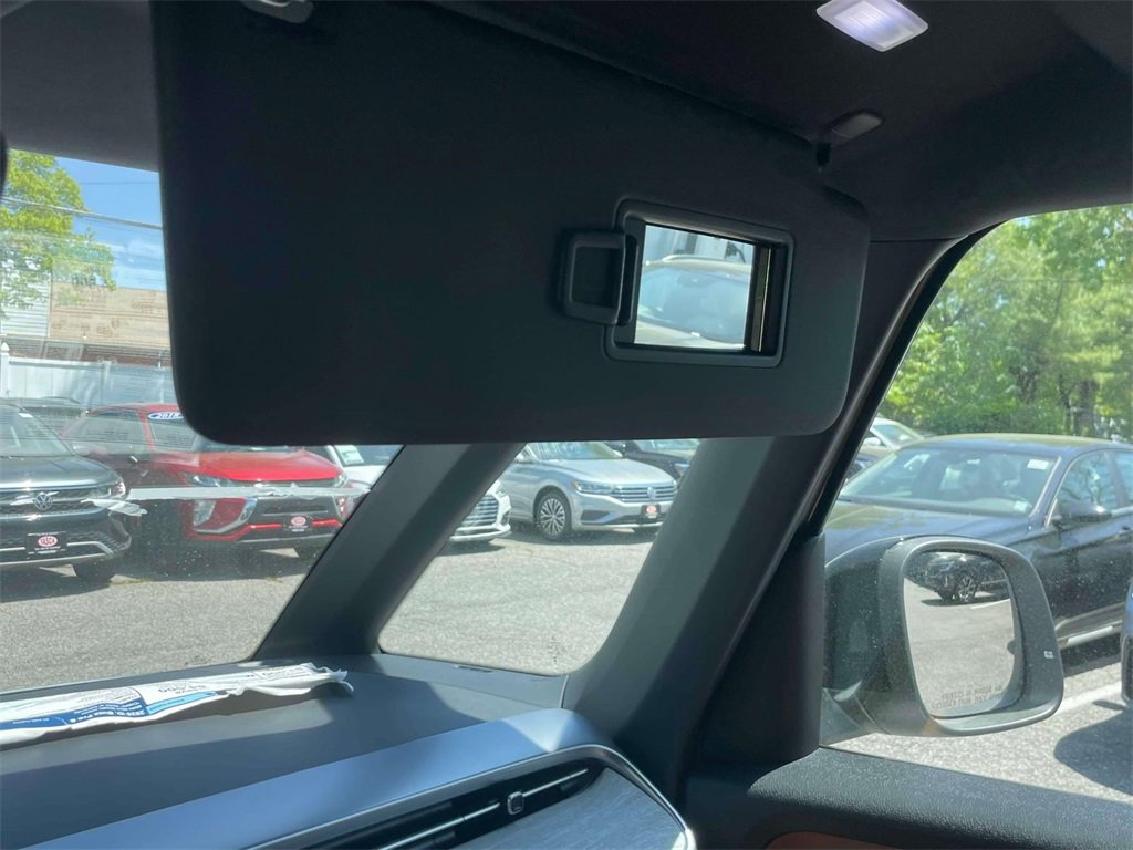 New 2025 Volkswagen ID. Buzz Pro S image 32