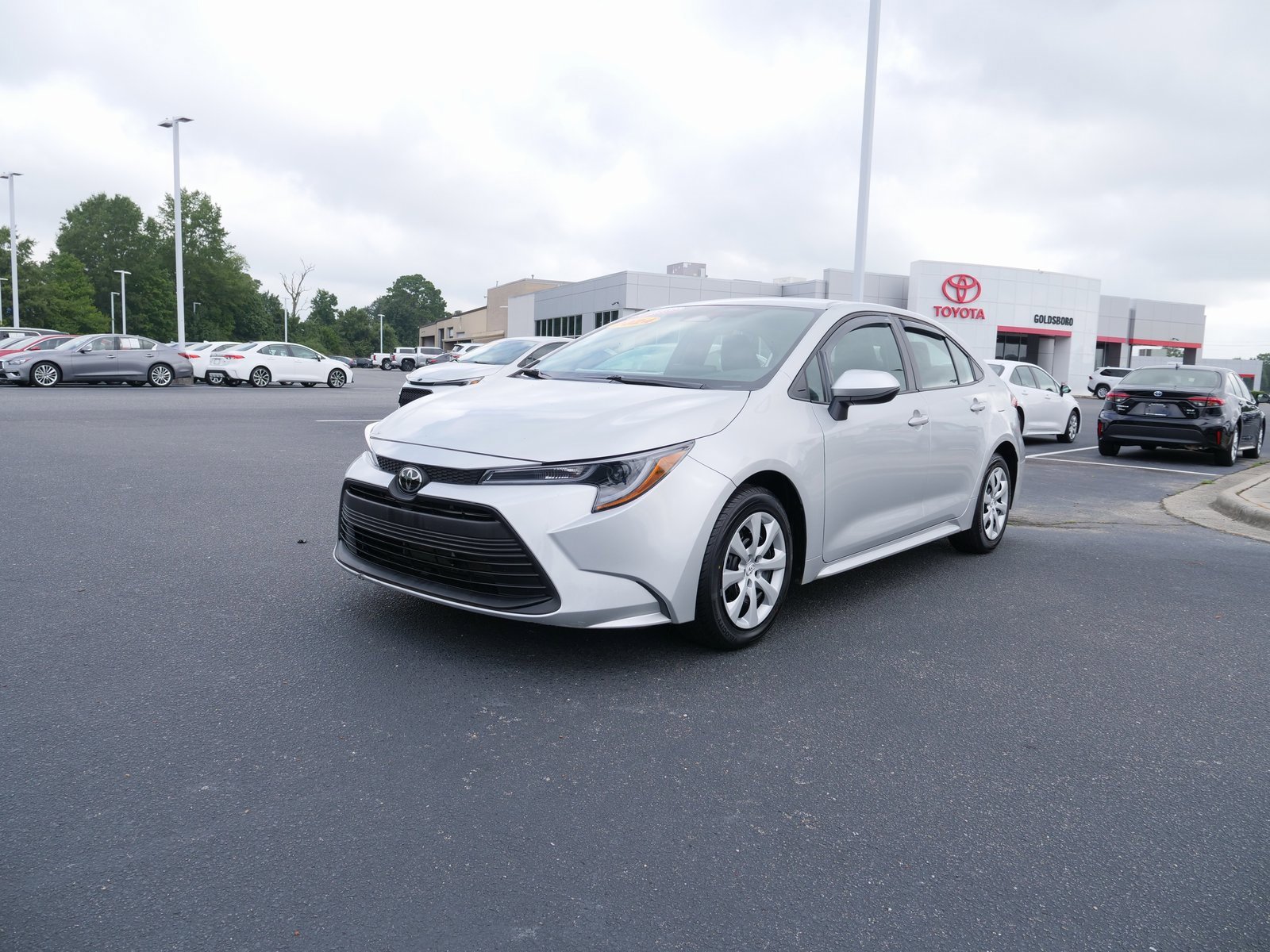 Used 2024 Toyota Corolla LE image 8