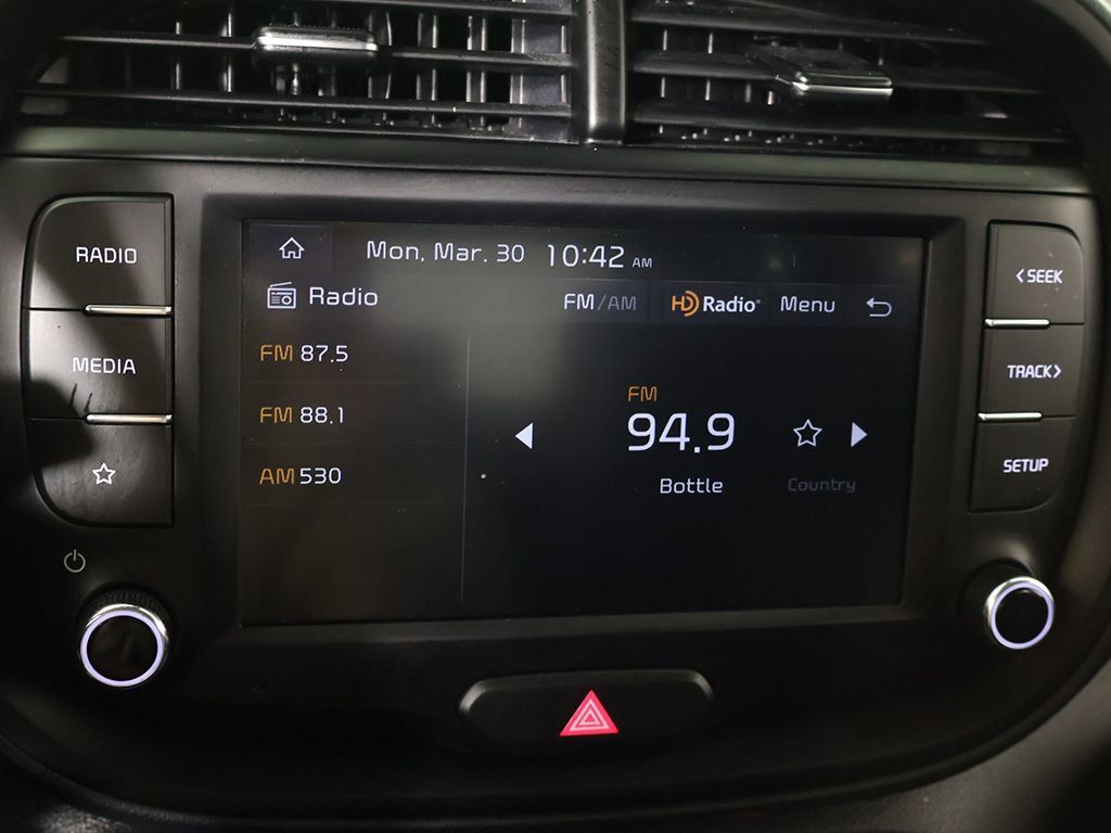Used 2025 Kia Soul LX w/ LX Technology Package FWD image 41