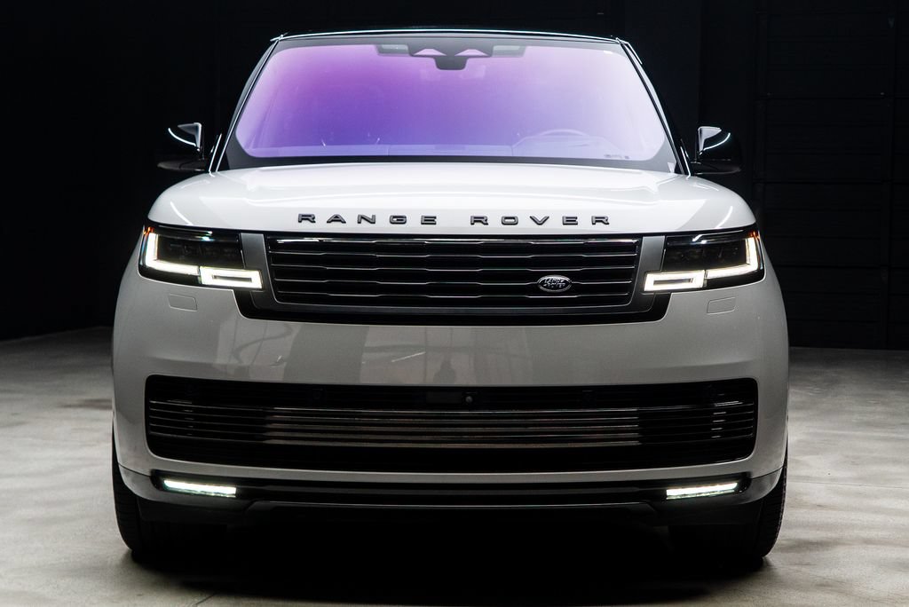 Used 2023 Land Rover Range Rover SV AWD/4WD image 3