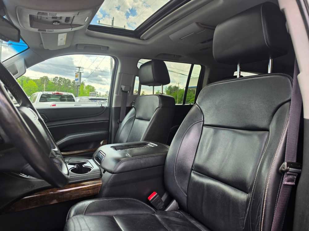 Used 2017 Chevrolet Suburban LT AWD/4WD image 14