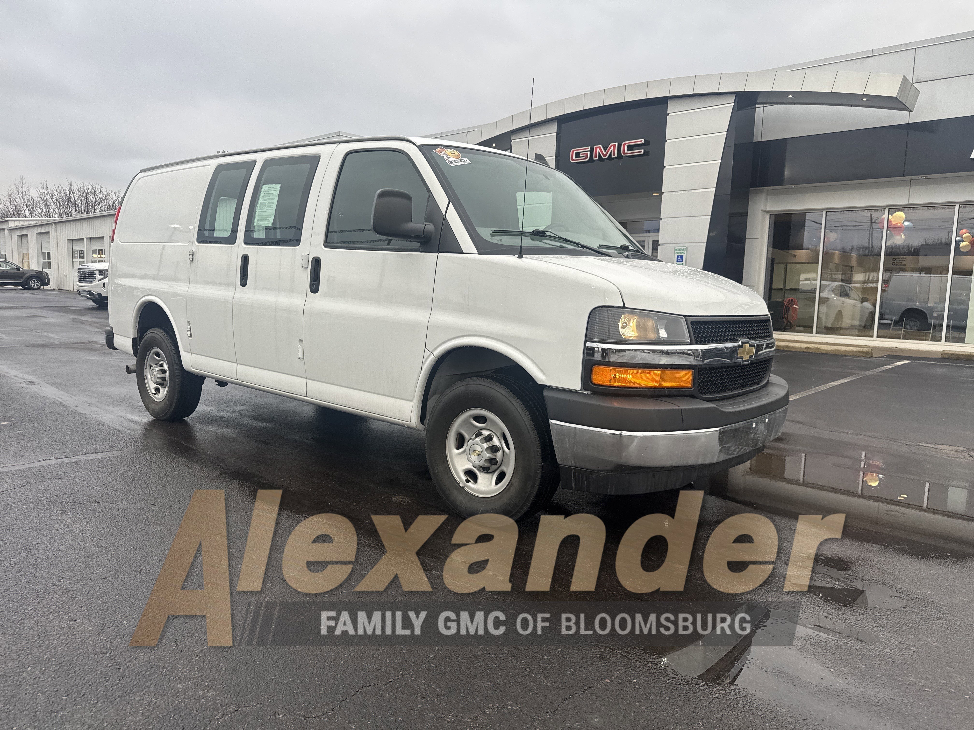 Used 2022 Chevrolet Express 2500 Work Van Full-size Cargo Van w/ Driver Convenience Package video 1
