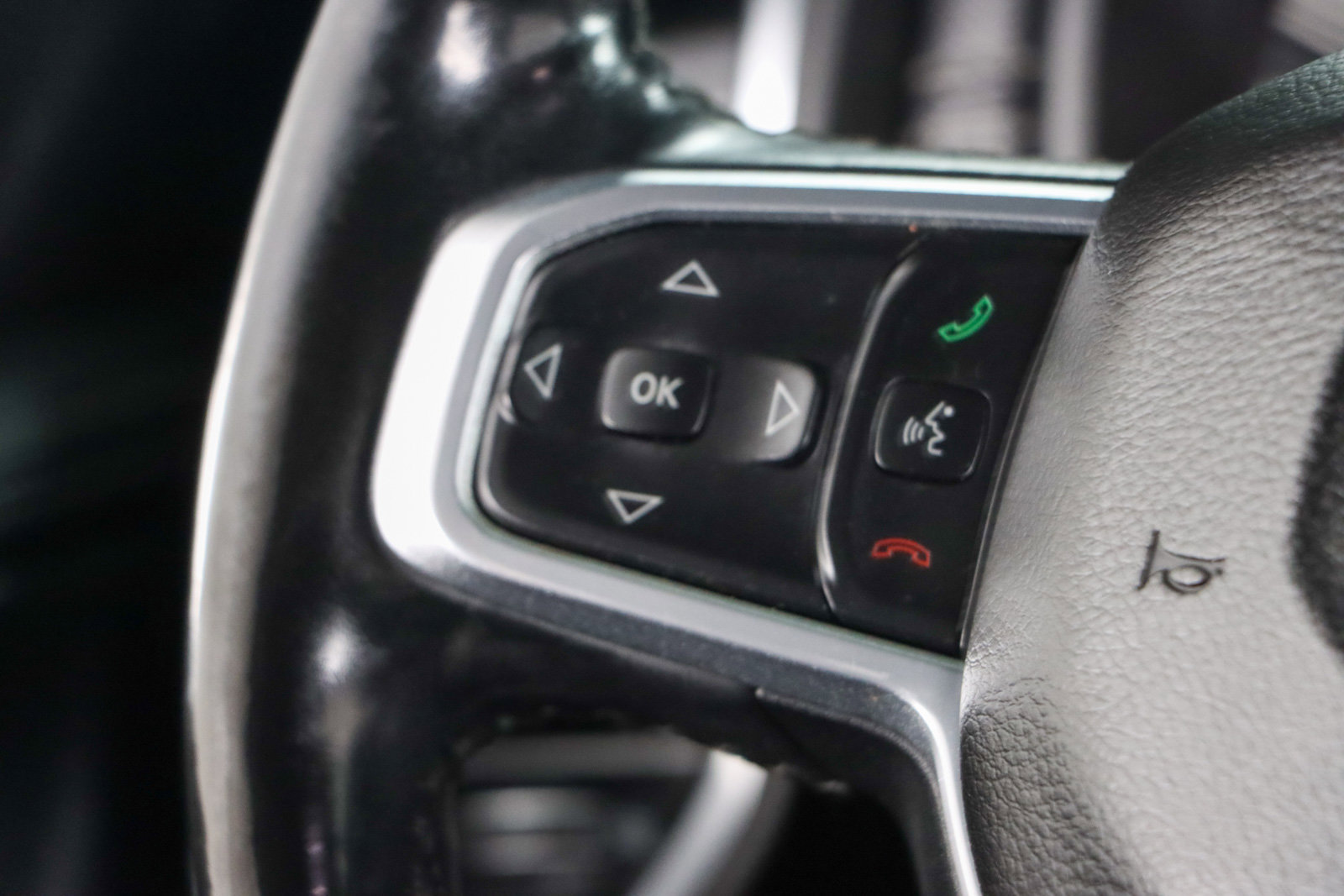 Used 2019 RAM 1500 Laramie w/ Sport Appearance Package image 14