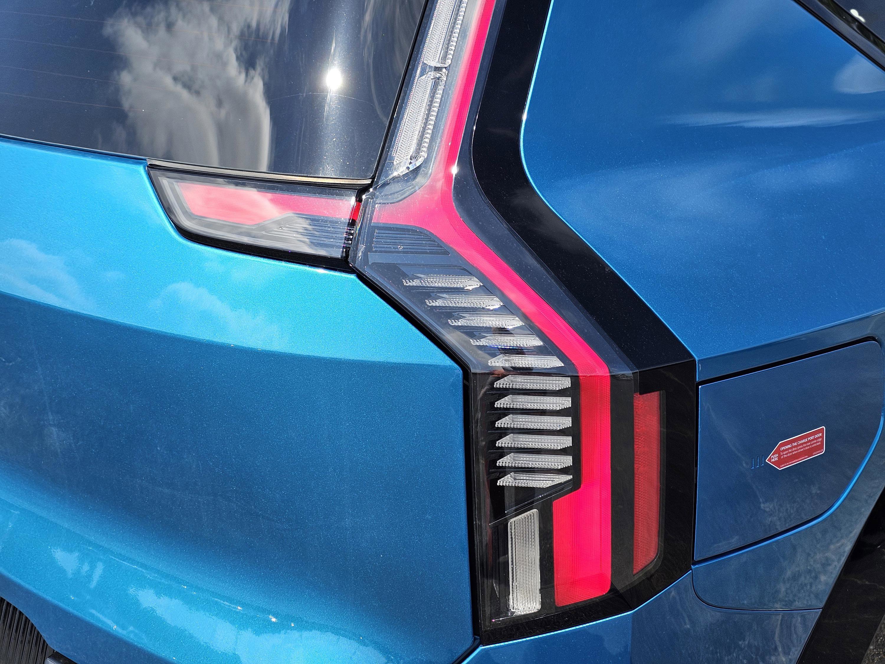 New 2026 Kia EV9 Land w/ Nightfall Edition Package image 32