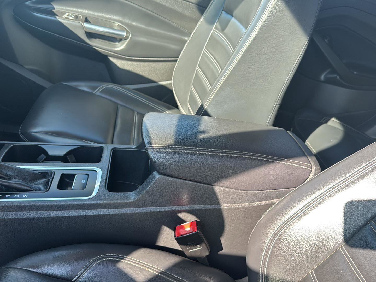 Used 2019 Ford Escape SEL image 16