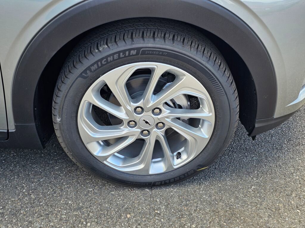 New 2027 Chevrolet Bolt LT FWD image 29