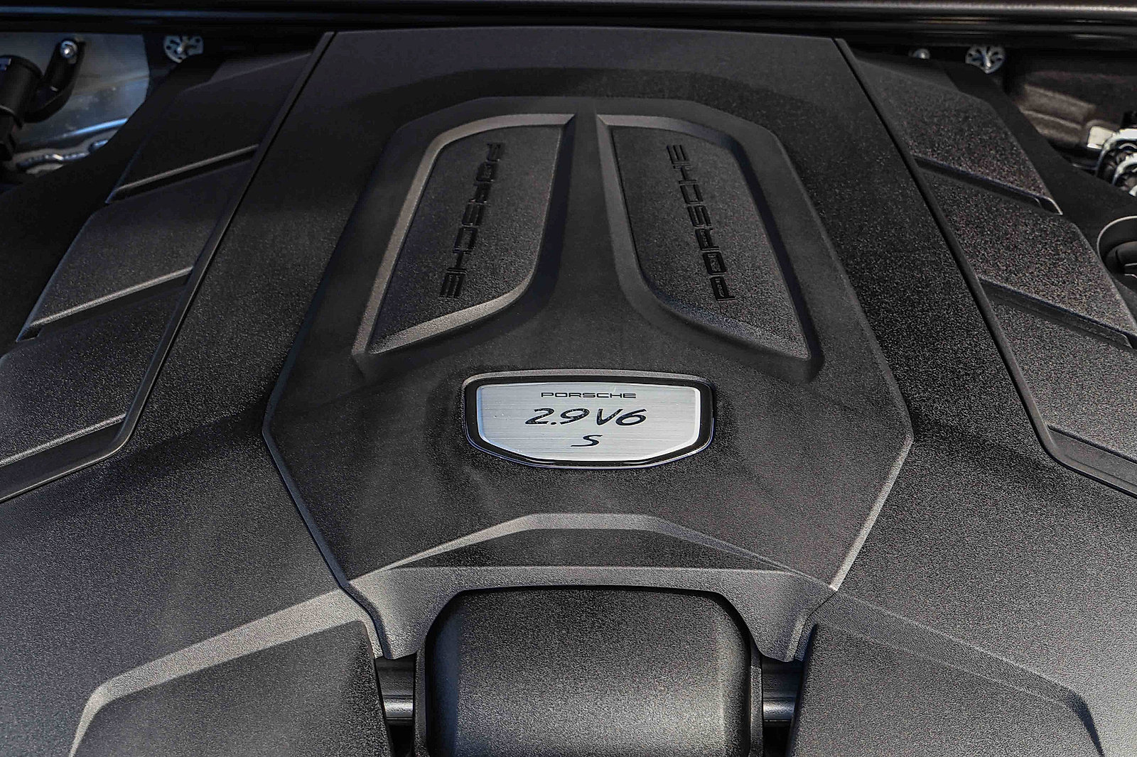 Used 2022 Porsche Cayenne S AWD/4WD image 27