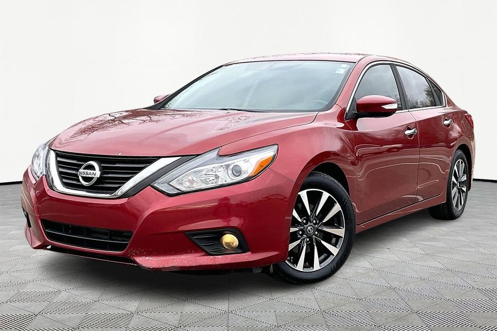 Used 2016 Nissan Altima 2.5 SL w/ Moonroof Package image 2