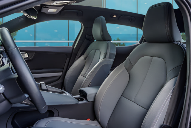 Used 2022 Polestar Polestar 2 w/ Plus Package AWD/4WD image 31