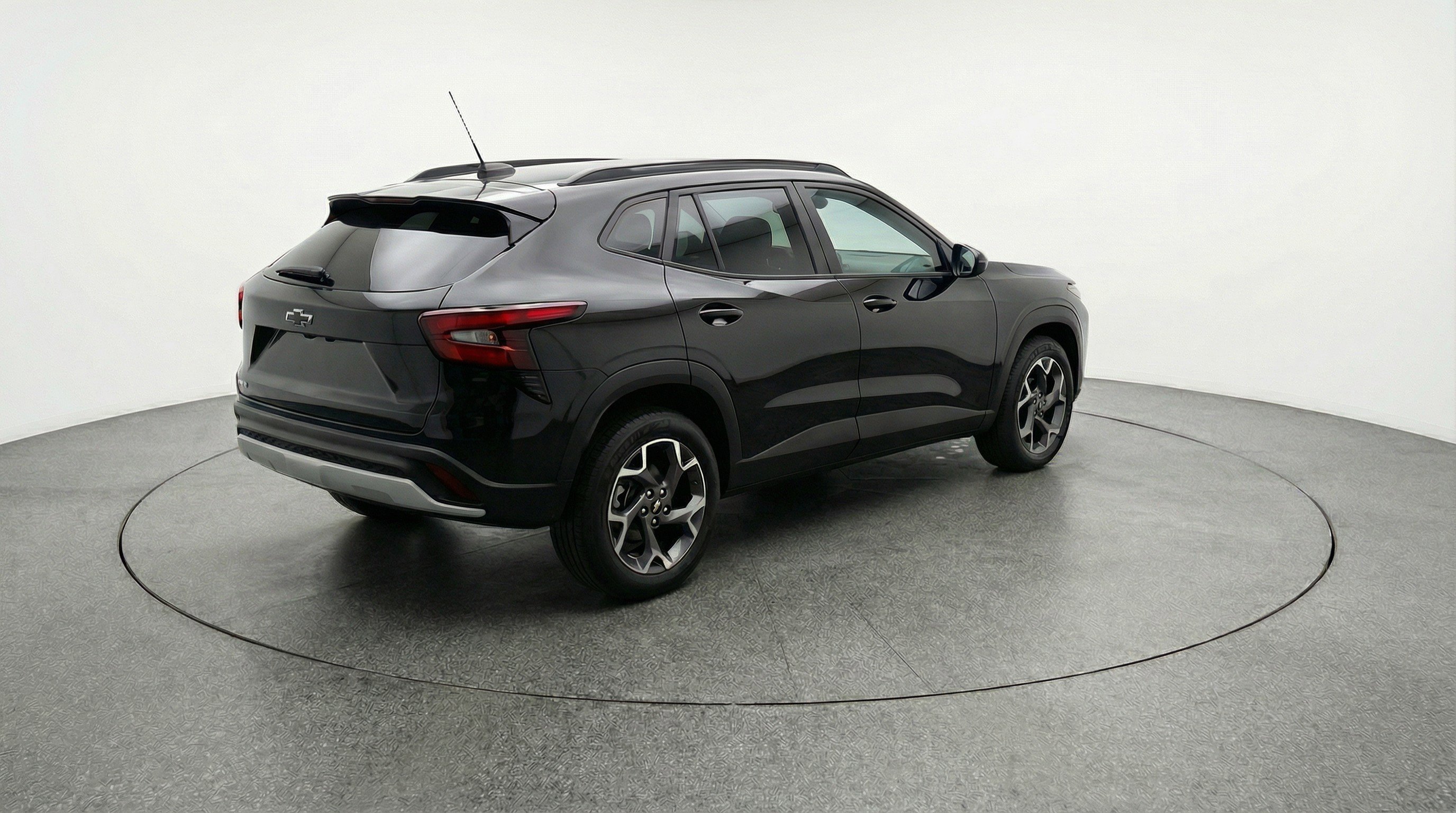 Used 2025 Chevrolet Trax LT image 9