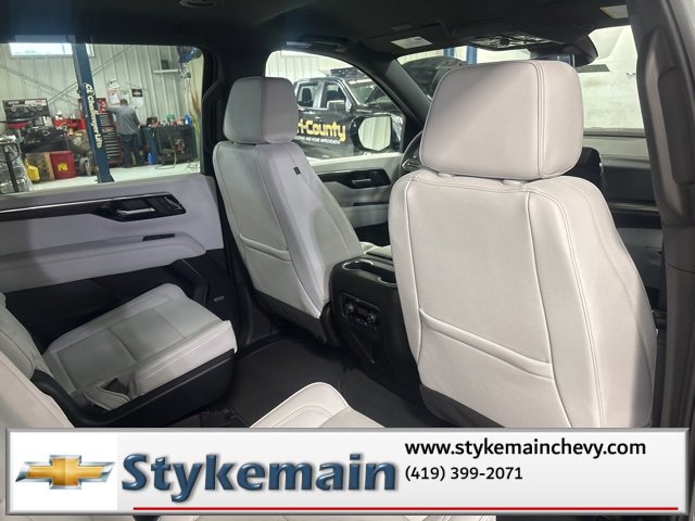 New 2026 Chevrolet Suburban Premier image 41