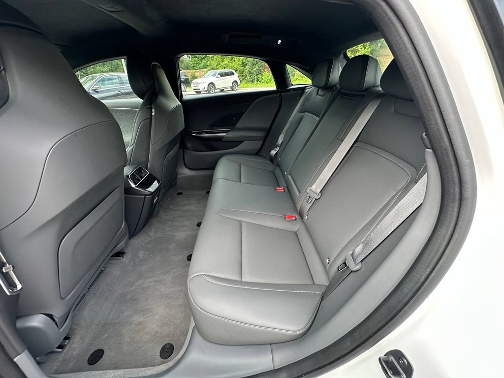 Used 2024 Lucid Air Touring AWD/4WD image 16