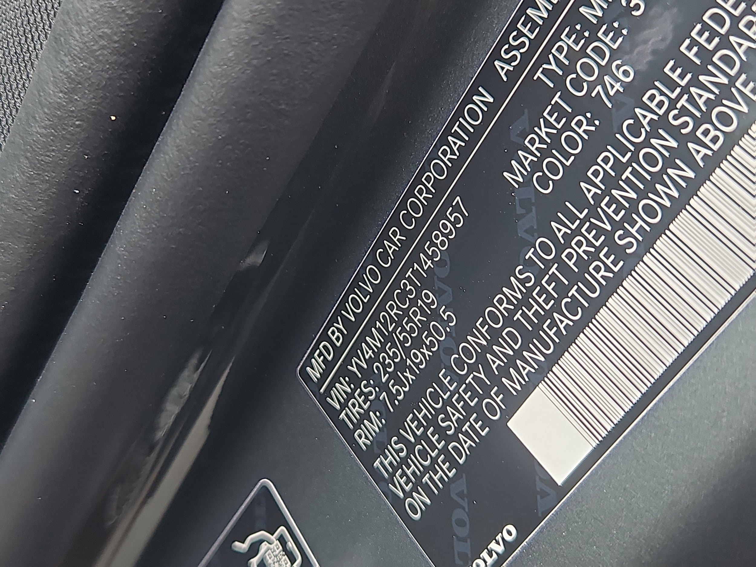 New 2026 Volvo XC60 B5 Plus w/ Protection Package Premier AWD/4WD image 5