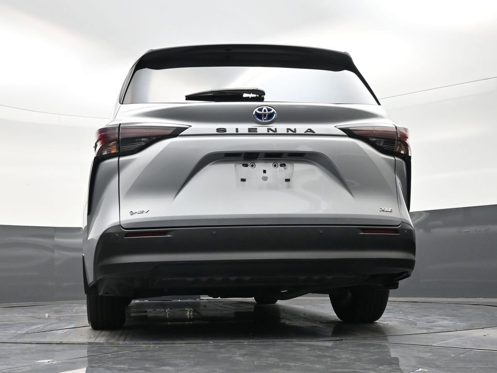 Used 2025 Toyota Sienna XLE image 23