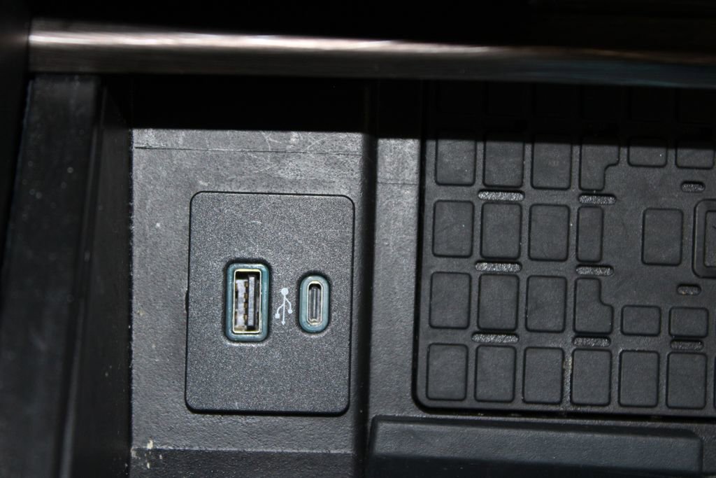 Used 2024 Ford Expedition Limited image 59