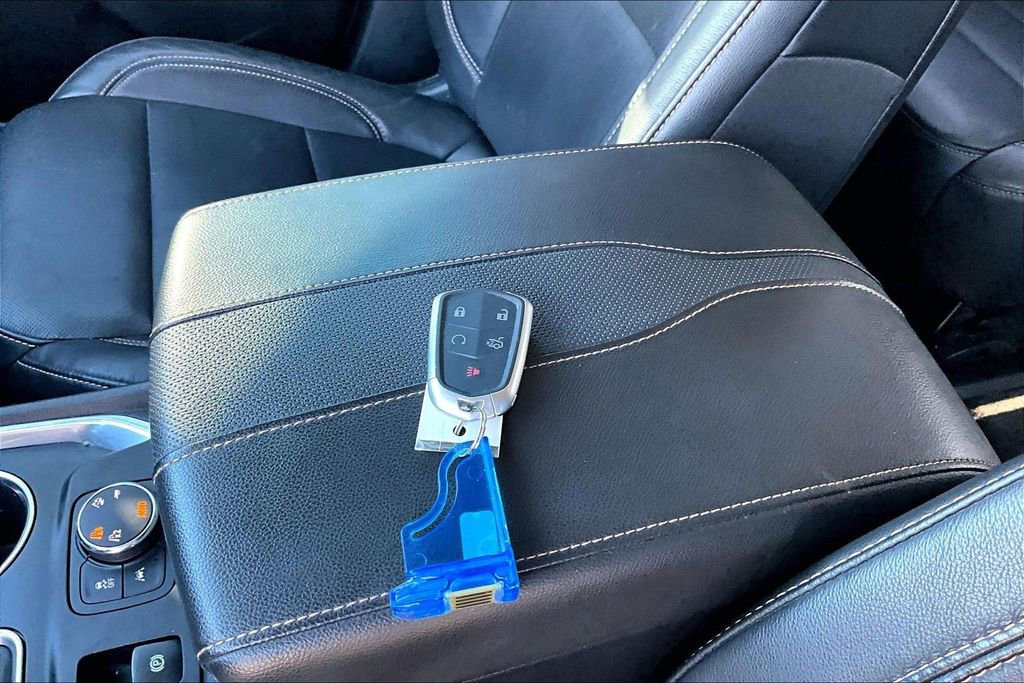 Used 2020 Chevrolet Traverse Premier w/ LPO, Black Accent Package AWD/4WD image 33