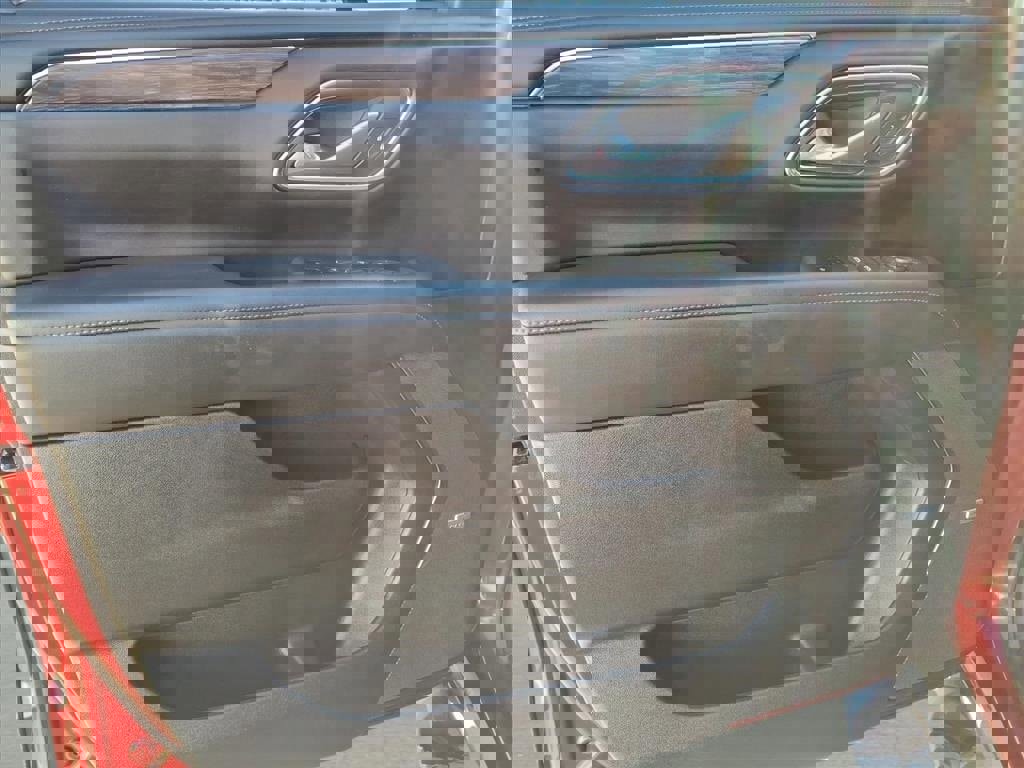 Used 2023 Chevrolet Tahoe Z71 w/ Luxury Package image 17