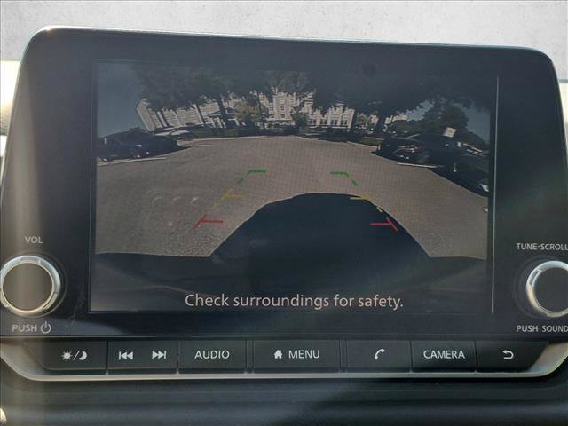Used 2025 Nissan Rogue S FWD image 13