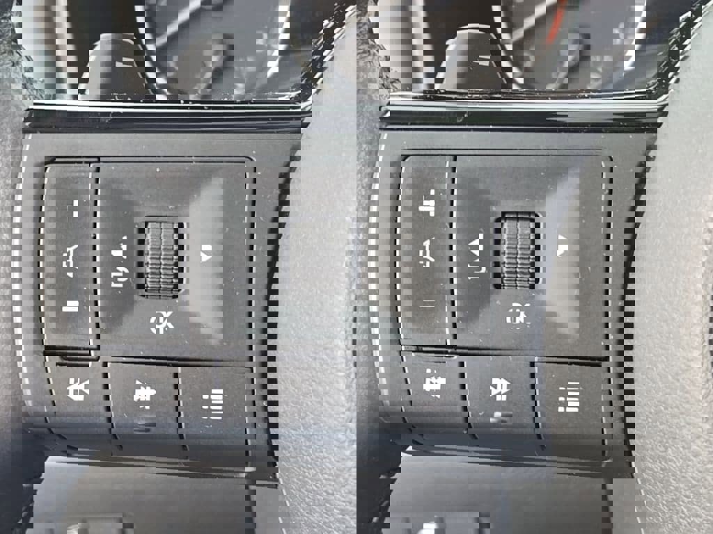 Used 2023 Nissan Rogue SV w/ SV Premium Package image 23