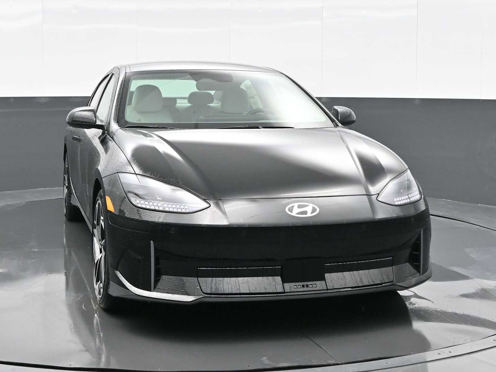 New 2024 Hyundai Ioniq 6 SEL video 2