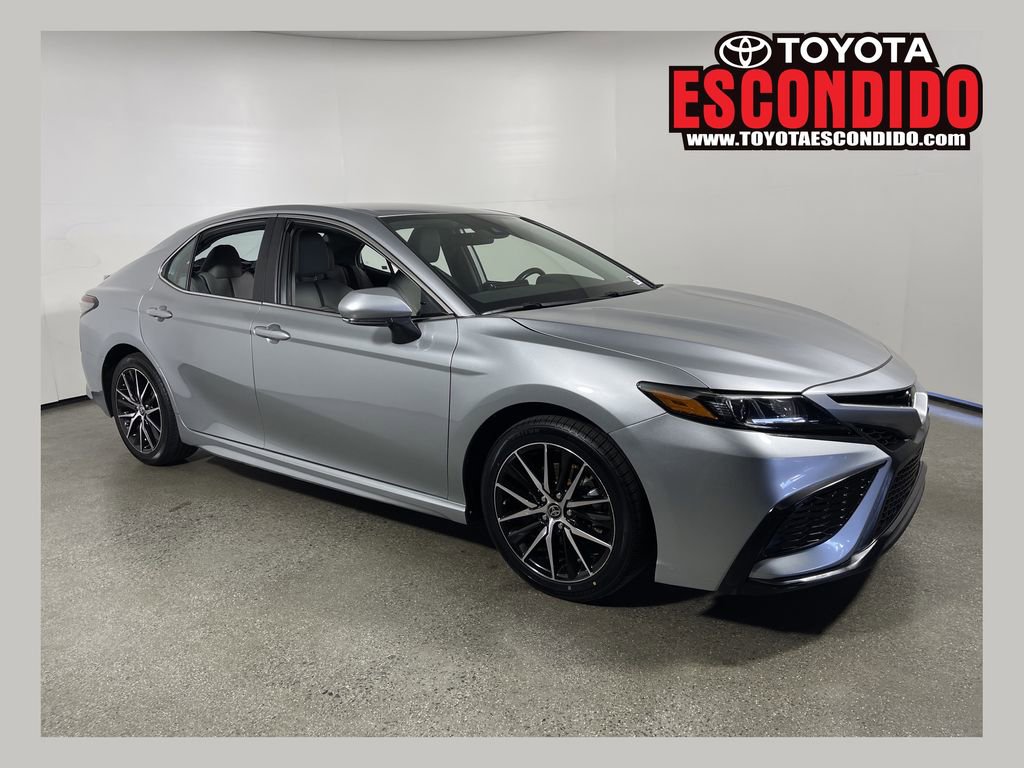Certified 2024 Toyota Camry SE FWD image 1