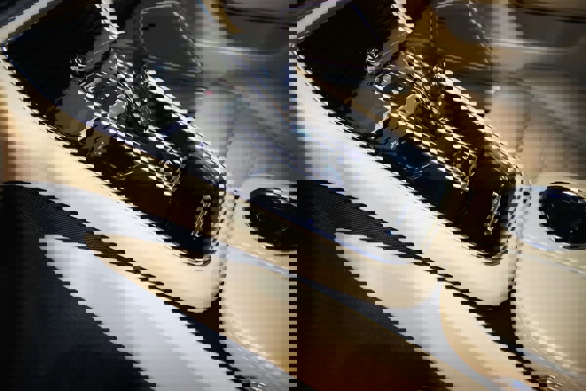 Used 2018 Porsche Panamera 4 image 51