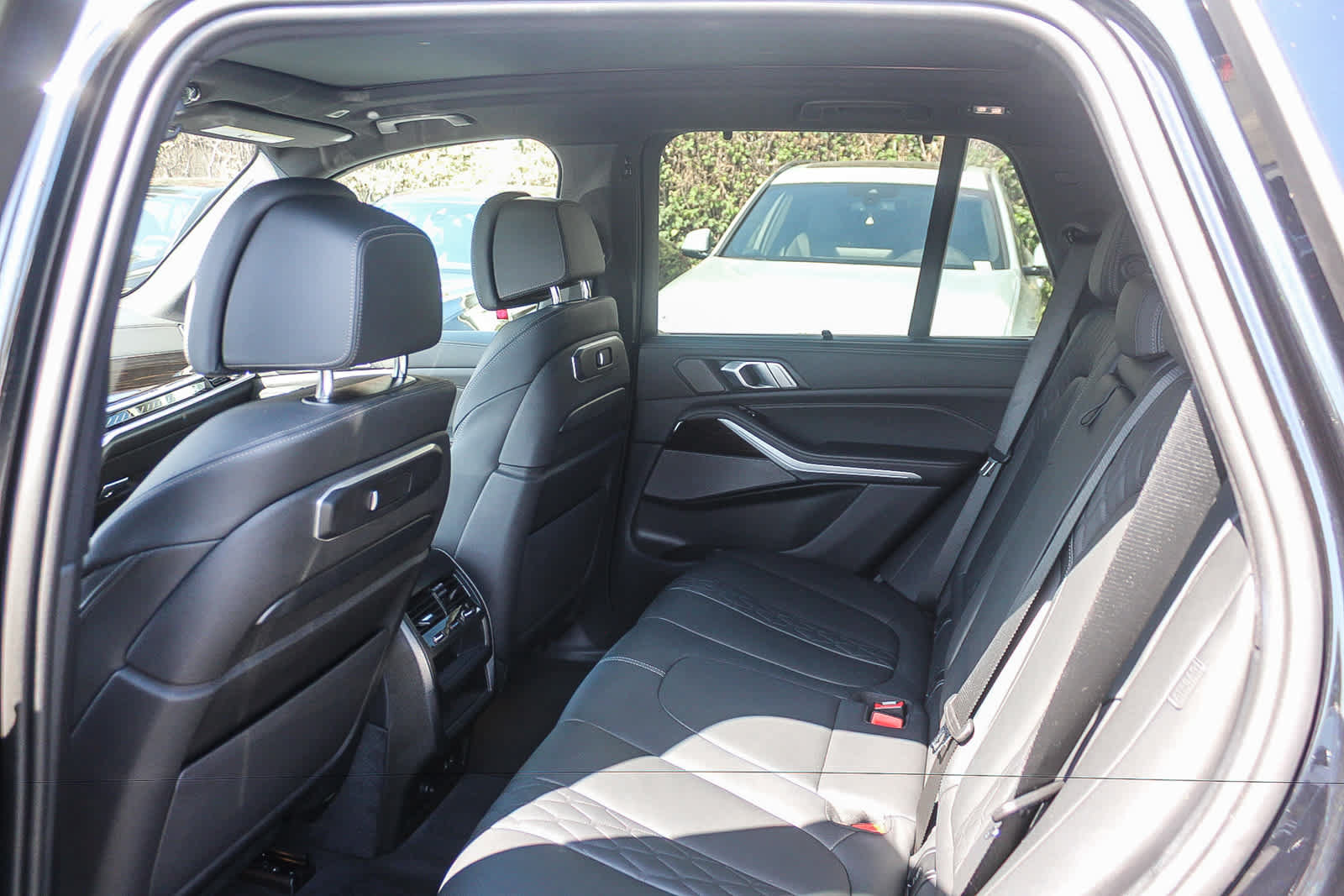 Used 2024 BMW X5 M60i w/ Executive Package AWD/4WD image 17