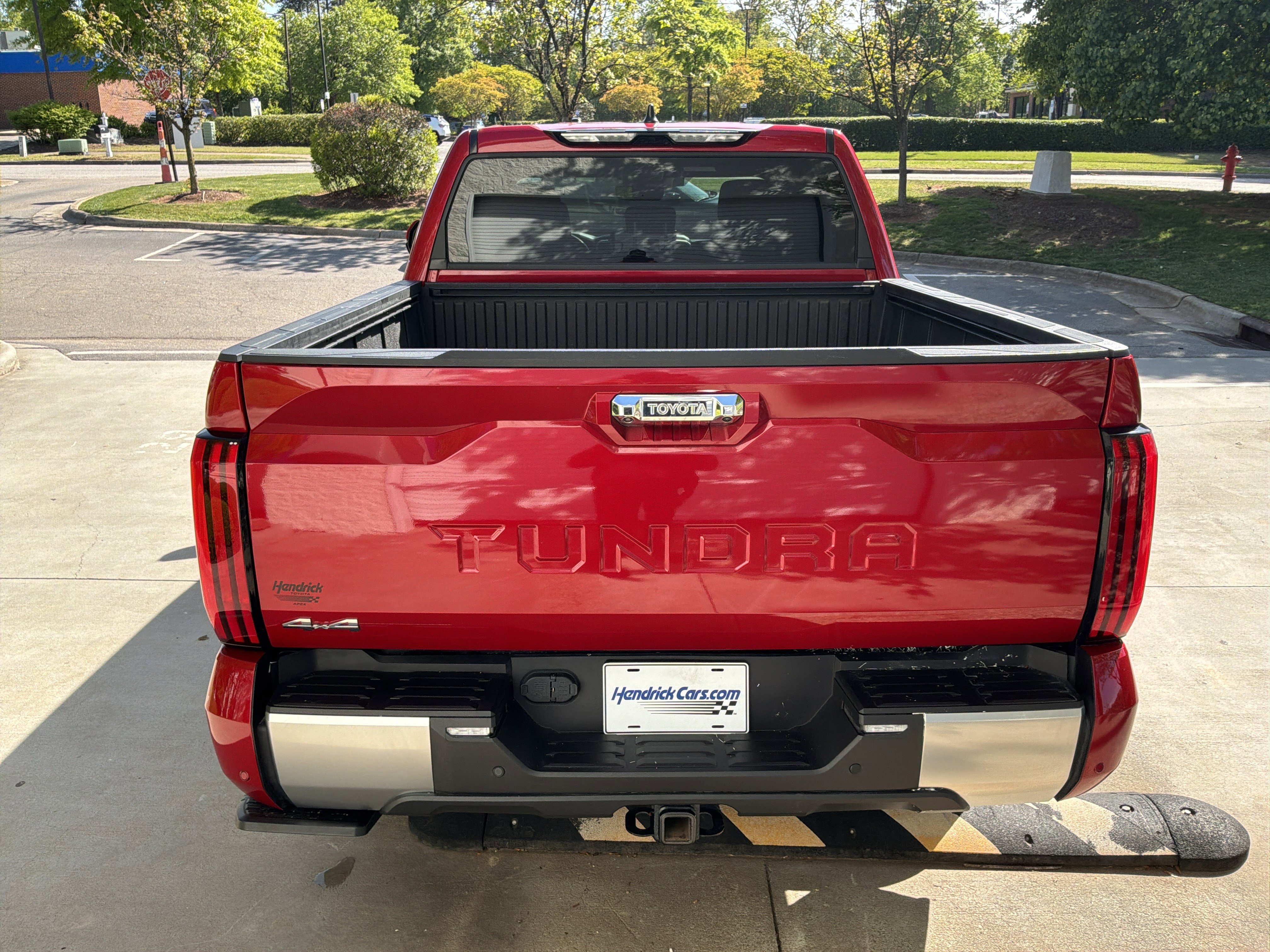 Used 2025 Toyota Tundra Limited AWD/4WD image 9