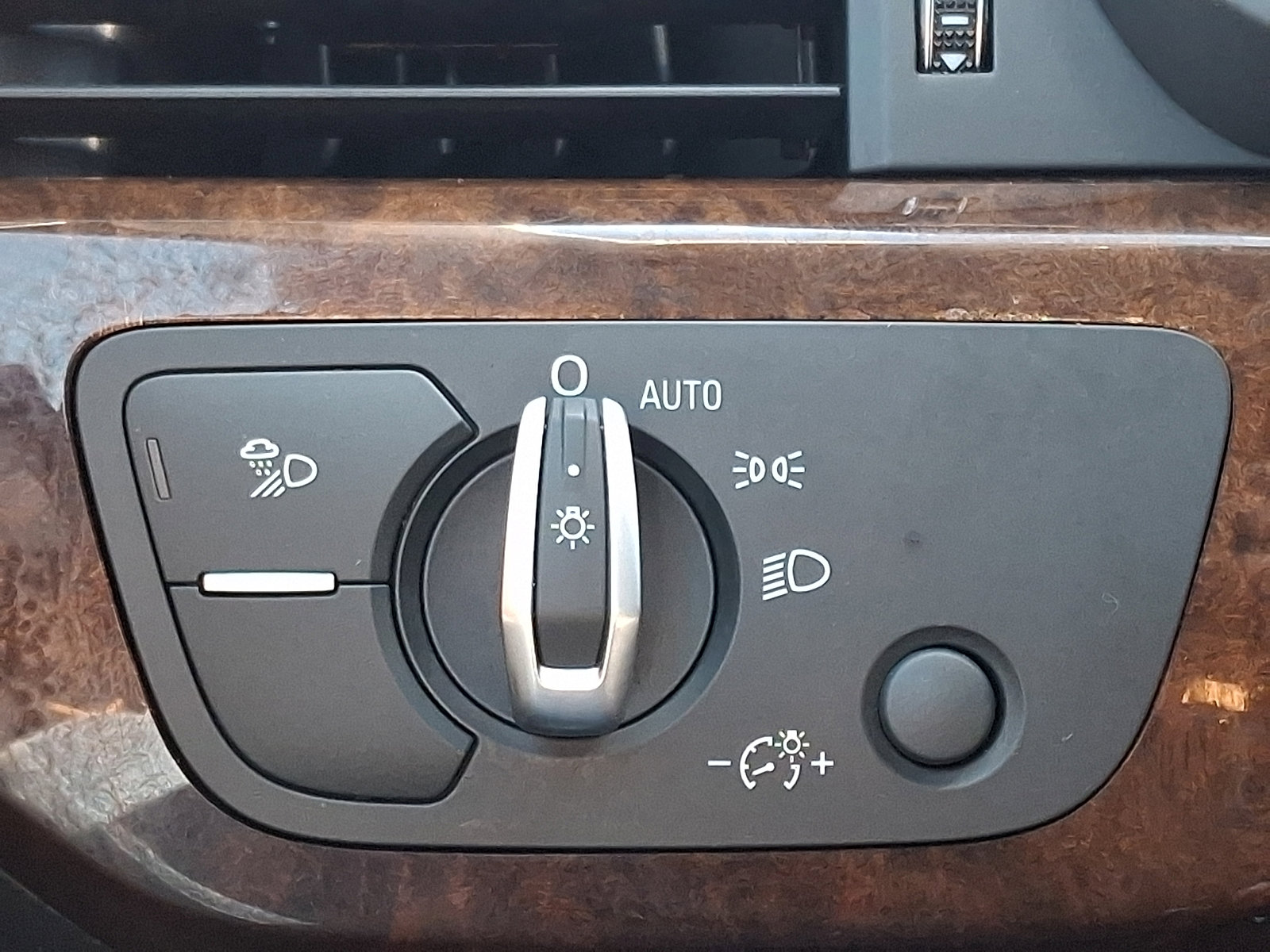 Used 2019 Audi A4 2.0T Premium w/ Convenience Package image 27