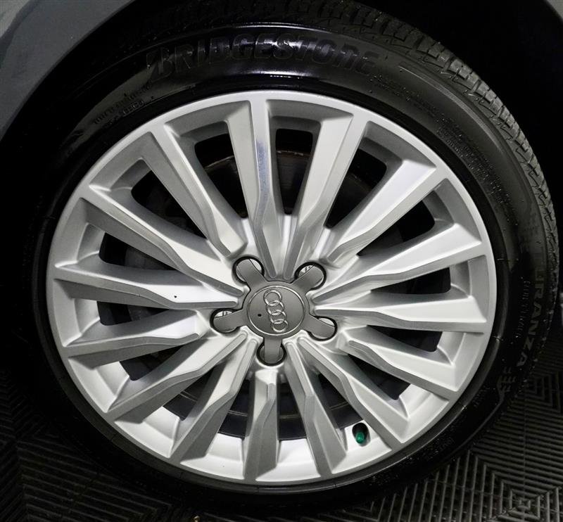 Used 2017 Audi A3 e-tron Premium Plus w/ Technology Package image 3