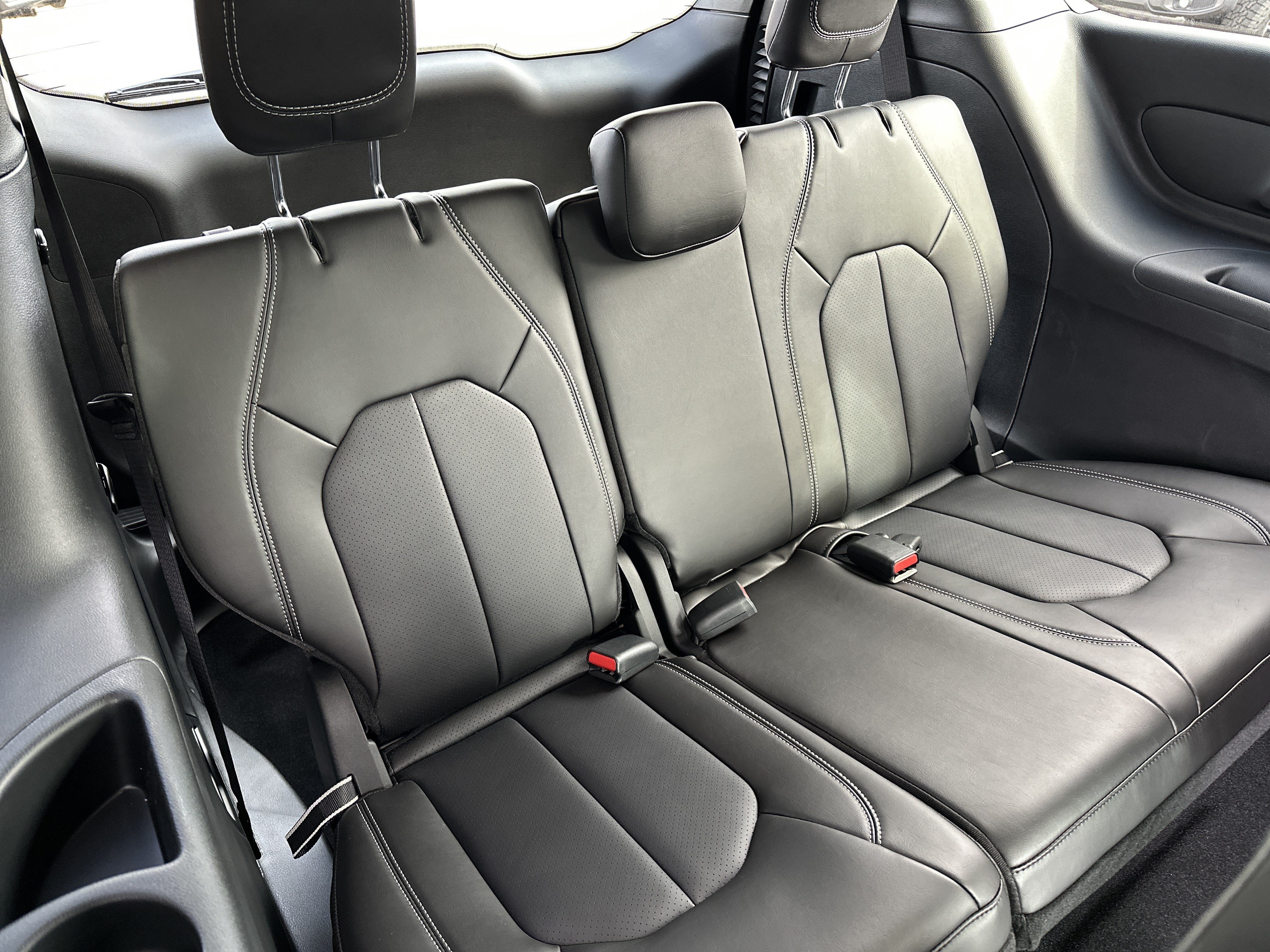 New 2026 Chrysler Pacifica Select FWD image 18