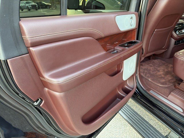 Used 2021 Lincoln Navigator L Black Label w/ Cargo Convenience Package image 20