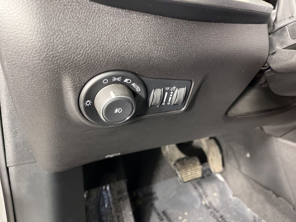 Used 2025 Jeep Compass Limited AWD/4WD image 25