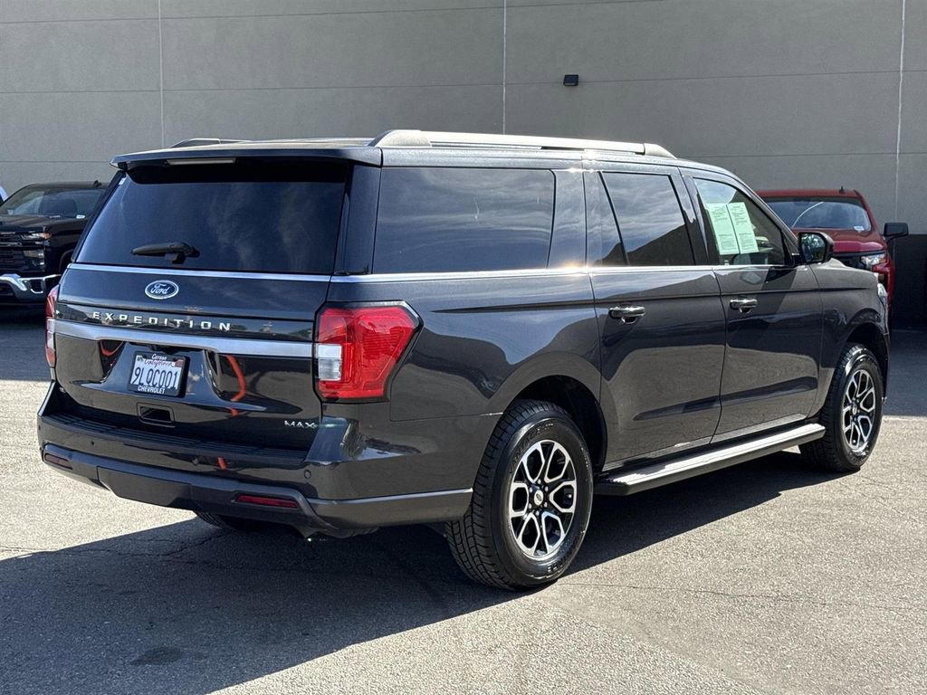 Used 2024 Ford Expedition Max XLT image 3
