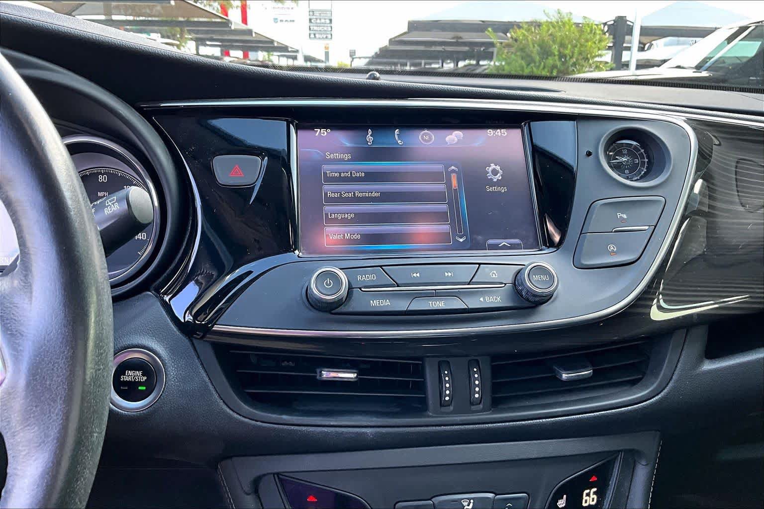 Used 2019 Buick Envision Essence FWD image 28